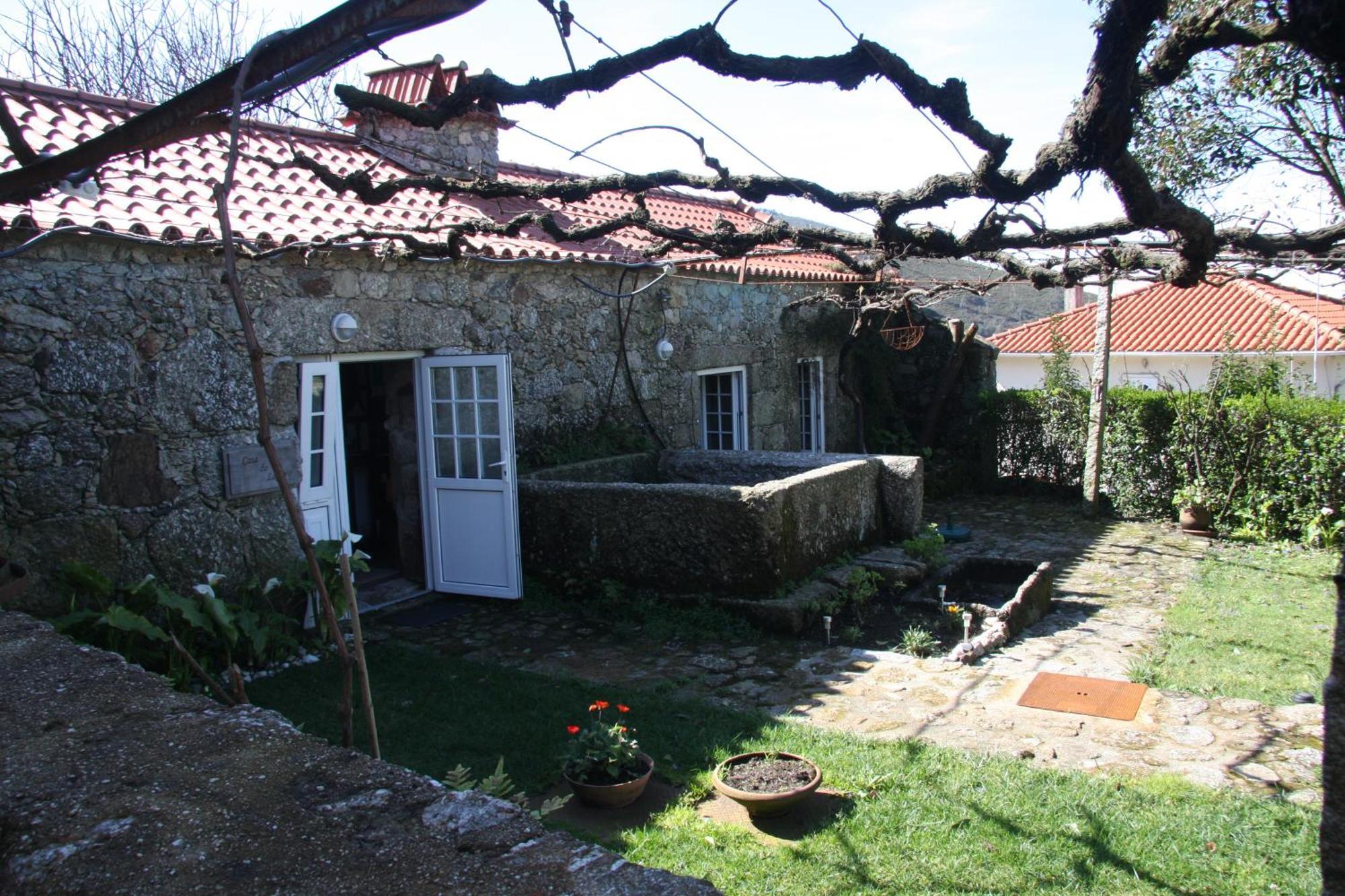 Casa Do Ribeiro - Casal Pedro Chalet